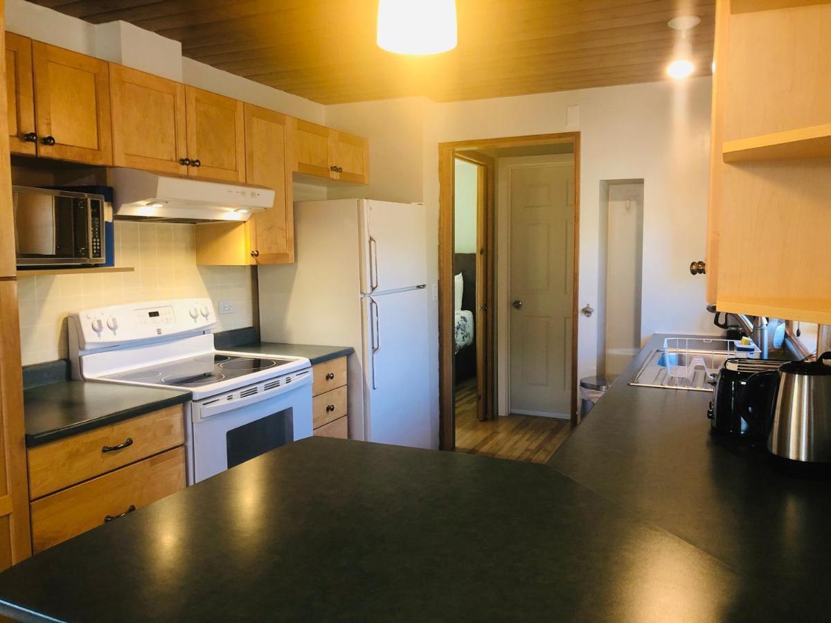Midnight Sun Vacation Home وايتهورس المظهر الخارجي الصورة