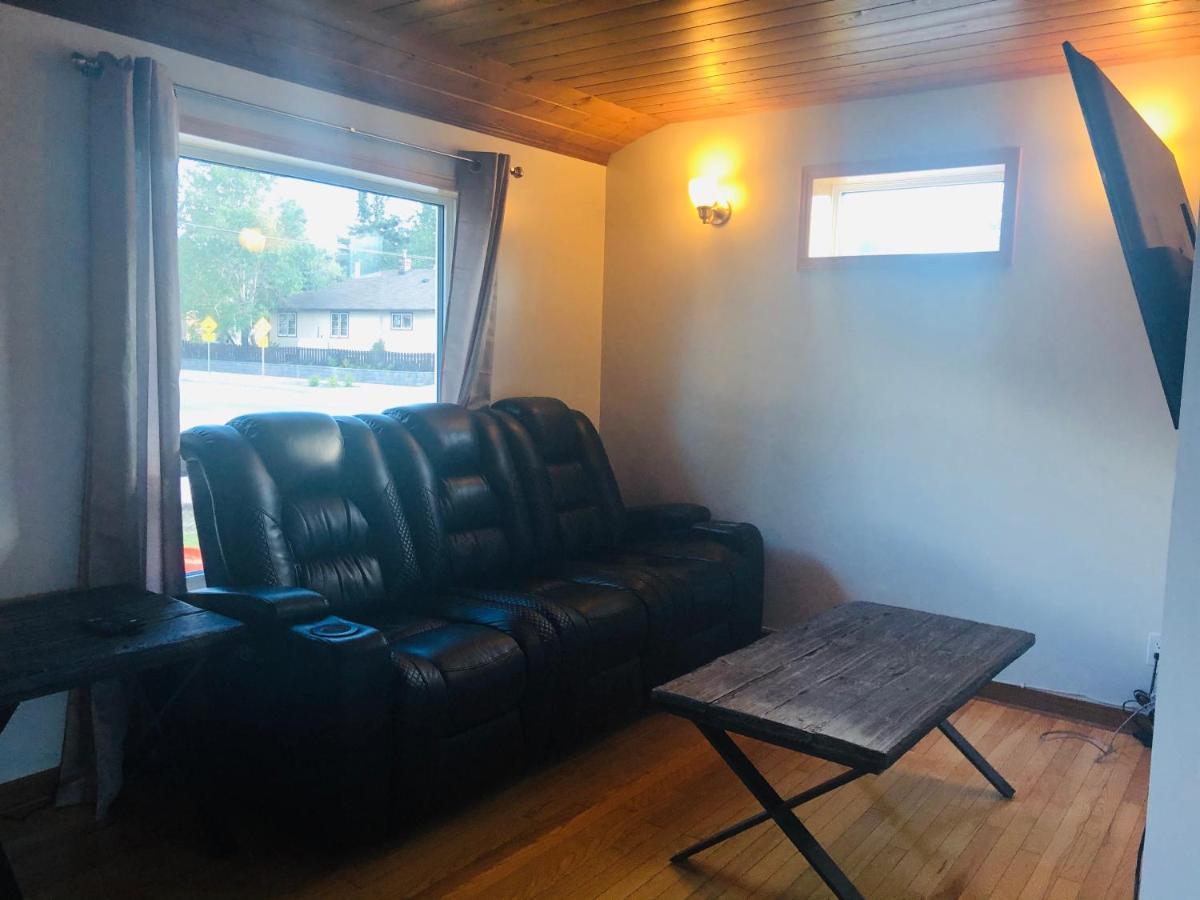 Midnight Sun Vacation Home وايتهورس المظهر الخارجي الصورة